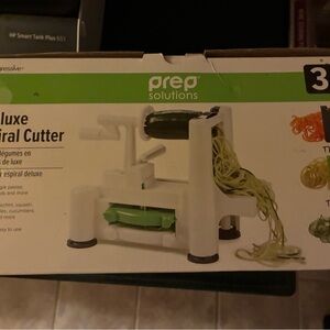 Prep Solutions Deluxe Spiral Cutter - White & Green